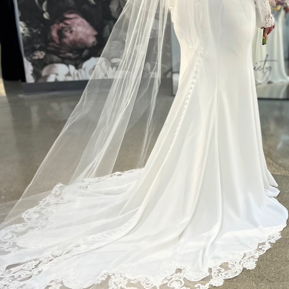 OXFORD STREET WEDDING DRESS SIZE 12 - NOT ALTERED - Picture 2 of 7